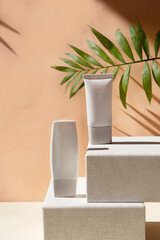 Minimal product display