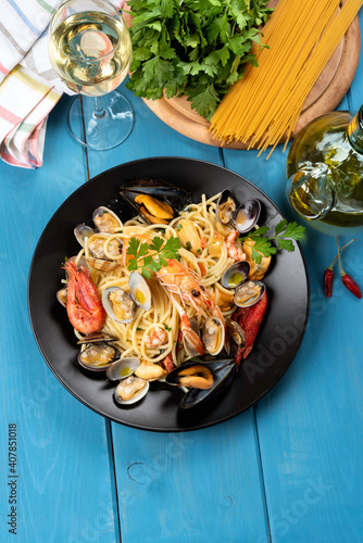 Piatto Di Tipici Spaghetti Allo Scoglio Ricetta Di Pasta Italiana Con Frutti Di Mare Wall Mural Alessio Orru