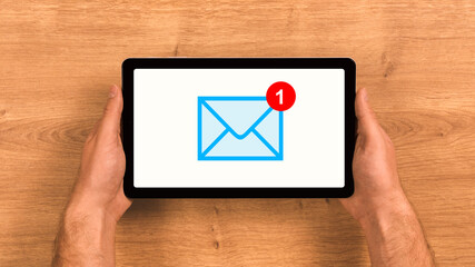 E-Mail Posteingang auf Tablet 