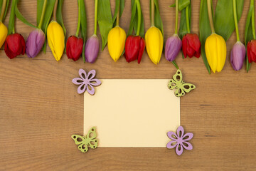 Tulpen und Karte