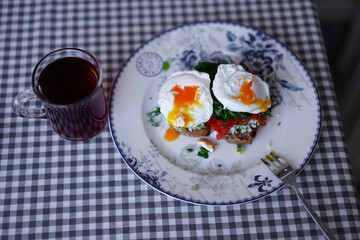 poached eggs and avocado healthy breakfast