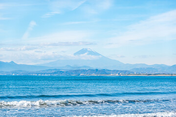 【神奈川県 江ノ島】湘南の海と富士山	