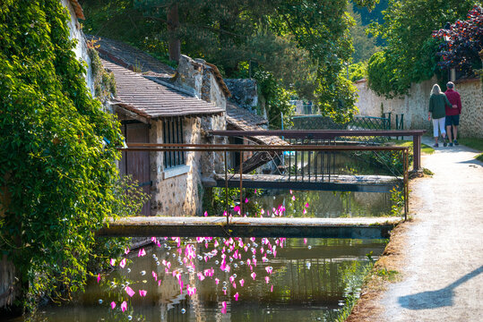 Chevreuse, promenade des petits ponts, Yvelines, France