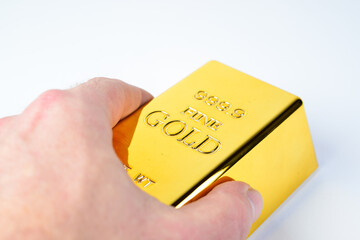 1000 g fine gold bar by hand