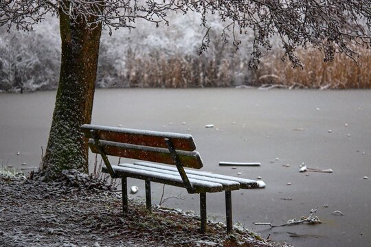 bench in the snow © Jaroslava