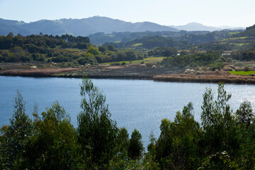 Fototapeta na wymiar Río Nalón,,tramo bajo desembocadura en Muros, Asturias