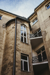 Fototapeta na wymiar facade of an building in old town