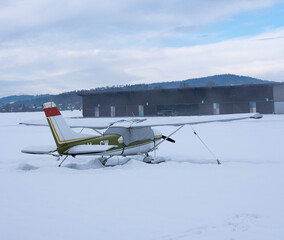 Flugzeug im Winter