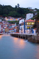 Obraz premium Pueblo de Cudillero, Costa Cantábrica, Asturias