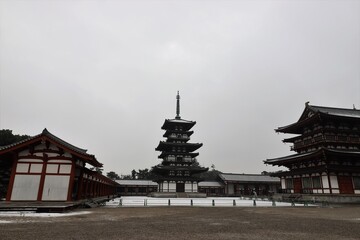 Obraz premium 奈良 雪景色の薬師寺