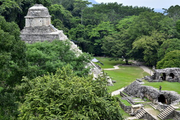 Fototapeta na wymiar Paisajes y localizaciones de las ruinas mayas de Palenque, en el estado de Chiapas, en el sureste de Mejico