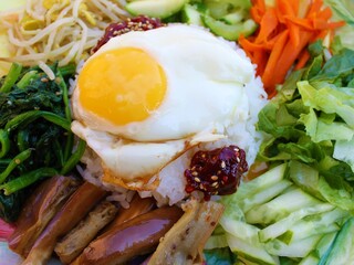 Korean 'Vegetarian-Style' Bibimbap 