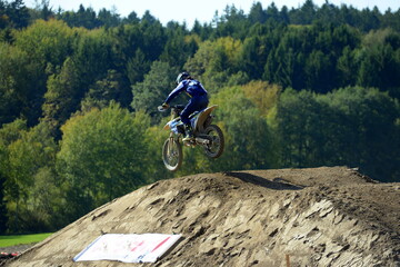 Impressionen beim Motocrossrennen  © Grubärin