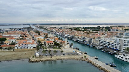 canal du Grau-du-Roi dans le Gard vue du ciel