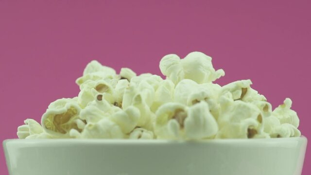 Palomitas girando en camara lenta