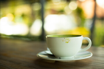Stains on tea cups in coffee shops, white cups and stains.