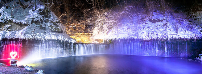長野県軽井沢　白糸の滝　ライトアップ