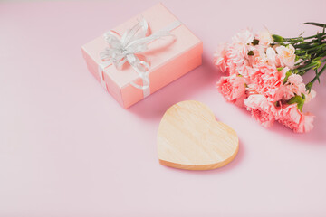Heart wood shaper with flowers