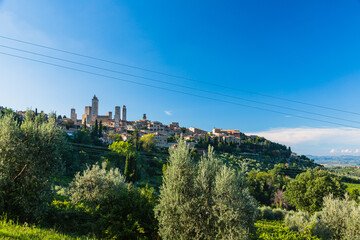イタリア　丘の上の塔が立ち並ぶサン・ジミニャーノの風景