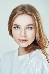 Fototapeta premium blonde in white