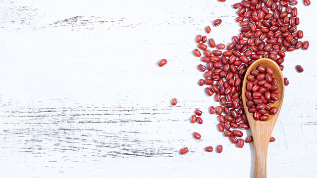 日本の北海道産の乾燥小豆（あずき）、ポリフェノールがいっぱいの健康美容食材