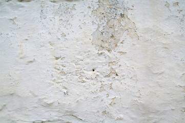 朽ちた漆喰壁
