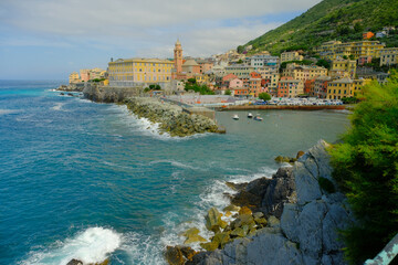 Fototapeta na wymiar Il porticciolo di Nervi e la costa del Mar ligure a Genova, Liguria, Italia.