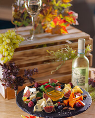 composition of wine cheese grapes