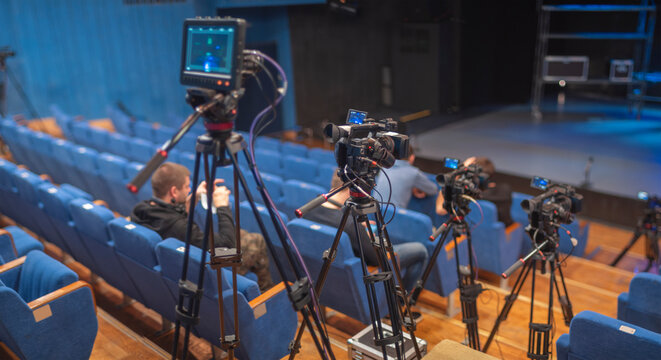 stream at a concert in a hall without spectators
