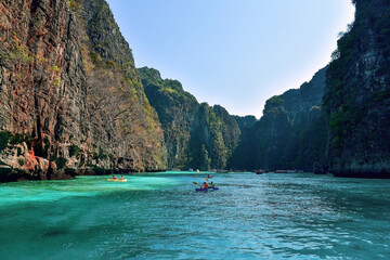 Fototapeta na wymiar Pure turquoise sea and rocks on the Phi Phi islands, Thailand