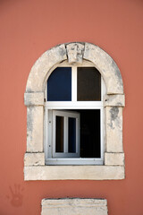 Fototapeta na wymiar Fenster eines Hauses auf Paxos
