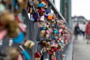 Love Lock Bridge, Eiserner Steg, in Frankfurt am Main, Germany