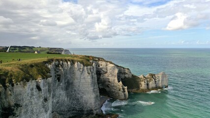 Falaise d'Etretat et aiguille creuse vue a&eacute;rienne
