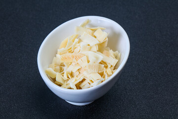 Coconut dry chips in the bowl