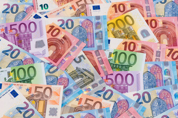 Geldbündel mit Euro Banknoten