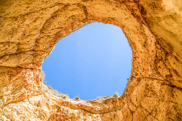 Algarve Portugal Landschaft und Kalksteinfelsen