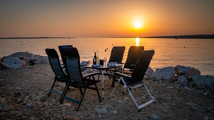 kolacja o zachodzie słońca © marek