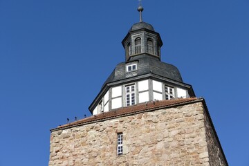 Fototapeta na wymiar Oberer Gebäudeteil Schlossturm / Mäuseturm in Gröbzig / Anhalt