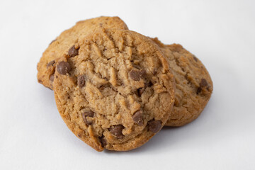 Delicious and crispy vanilla cookies with chocolate chips