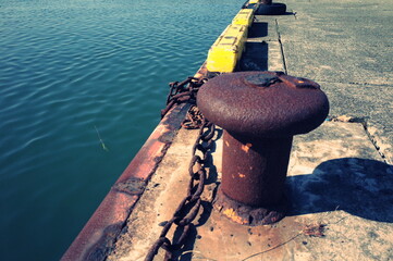 横から見たボラード（カラー）