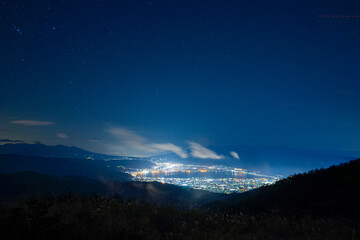 長野県　高ボッチ高原から見た諏訪湖の夜景　諏訪・岡谷