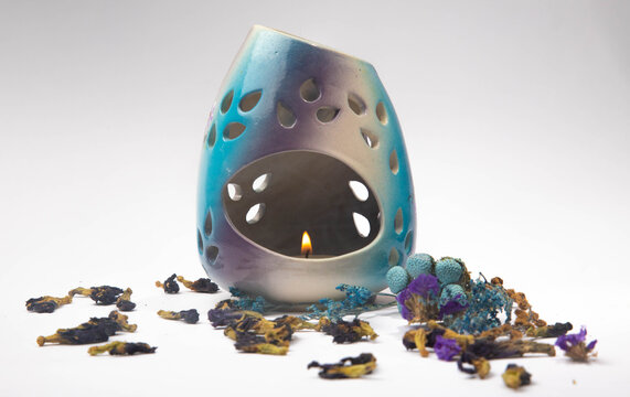 Aroma lamp with candle, aroma therapy, dried flowers
