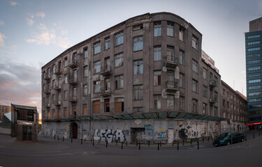 Fototapeta na wymiar Abandoned Lejb Osnos’ tenement