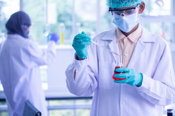 Fototapeta premium Scientists who are experimenting in the laboratory