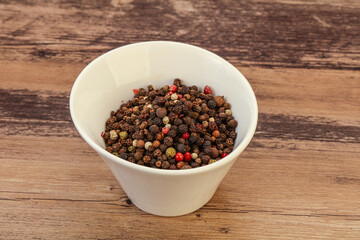 Peppercorn heap in the bowl