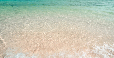 Fototapeta na wymiar Blue sea and white beaches on Koh Lipe.Sea travel
