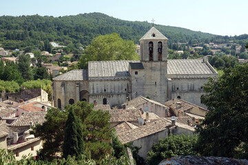 Fototapeta na wymiar Église Saint-Michel in Malaucene, Provence