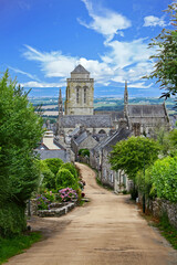 Locronan. Eglise Saint-Ronan en centre-ville, Finistère, Bretagne	