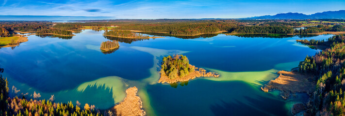 Osterseen im Herbst, Bayern, Deutschland © pwmotion