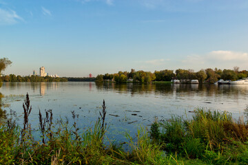 Fototapeta premium Park on the embankment of the Moskva River, Moscow - September 24, 2020